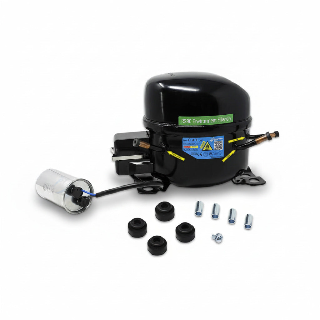 Compresor hermético Comptek QD43U de 1/5 HP para gas R290 con accesorios de montaje para refrigeración ligera.