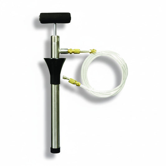 Bomba manual de carga de aceite Nu-Calgon modelo 4814-40 para sistemas de refrigeración y aire acondicionado.