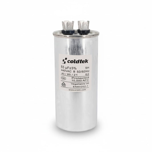 Capacitor de trabajo cilíndrico de 55 microfaradios y 440 voltios marca Coldtek para sistemas de refrigeración industrial.