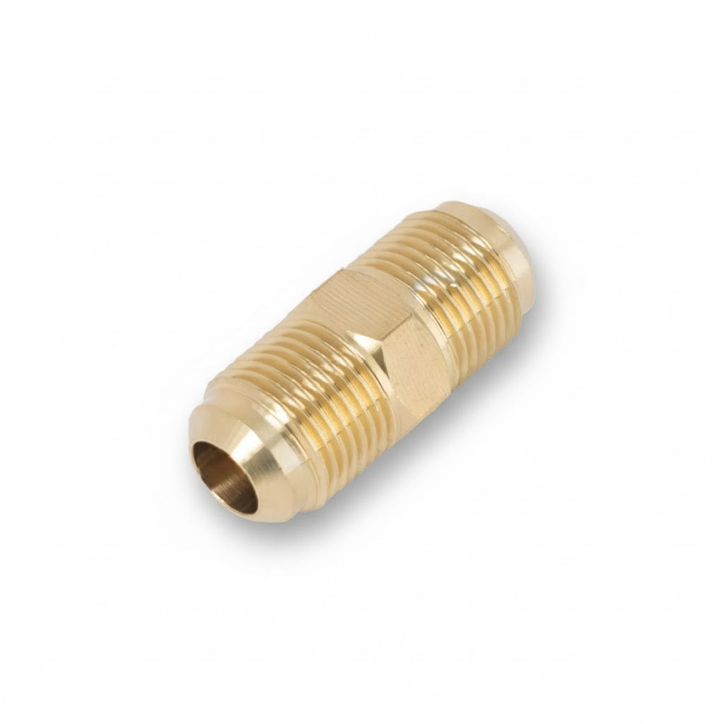 Conexión tipo niple unión de latón con rosca de precisión de 1/2 pulgada marca ERO Internacional para tuberías industriales.