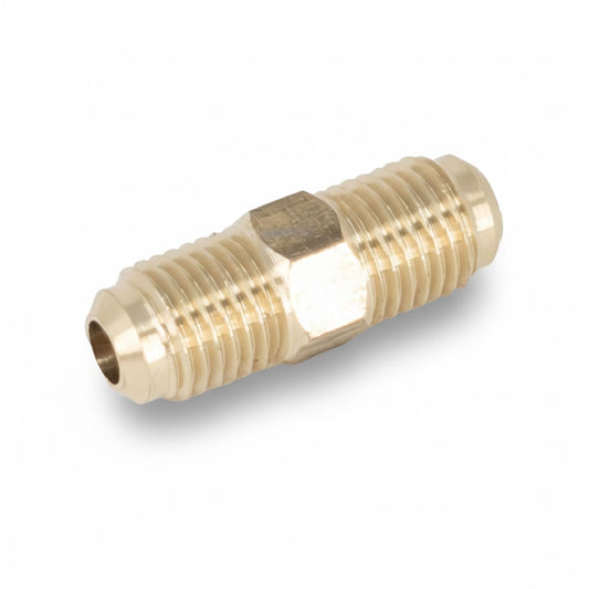 Conexión tipo niple unión de latón de 1/4 pulgada con cuerpo hexagonal para sistemas de refrigeración marca ERO Internacional.