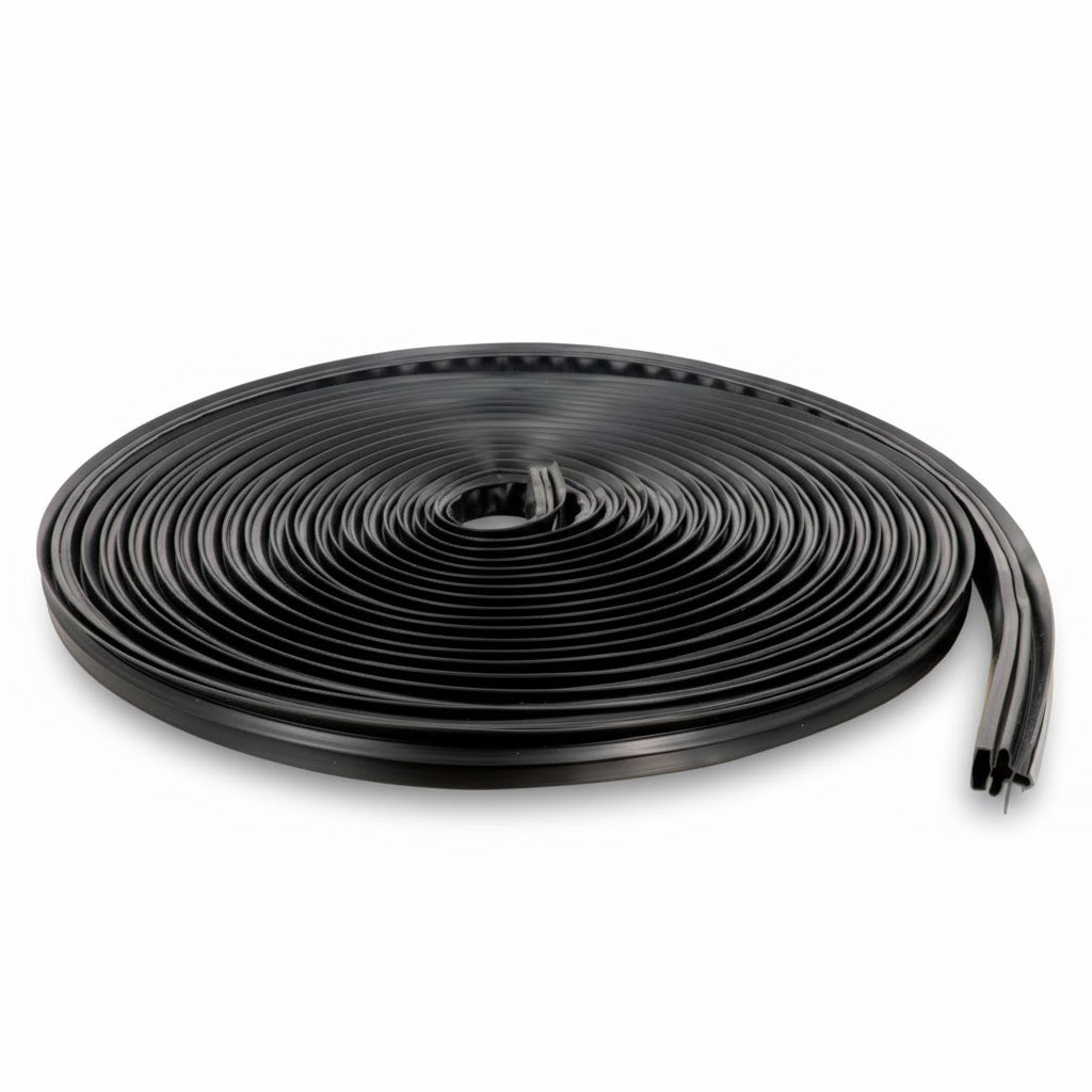 Rollo de empaque perfil tipo arpón color negro de 12 metros para sellado de puertas de refrigeradores industriales marca ERO Internacional.