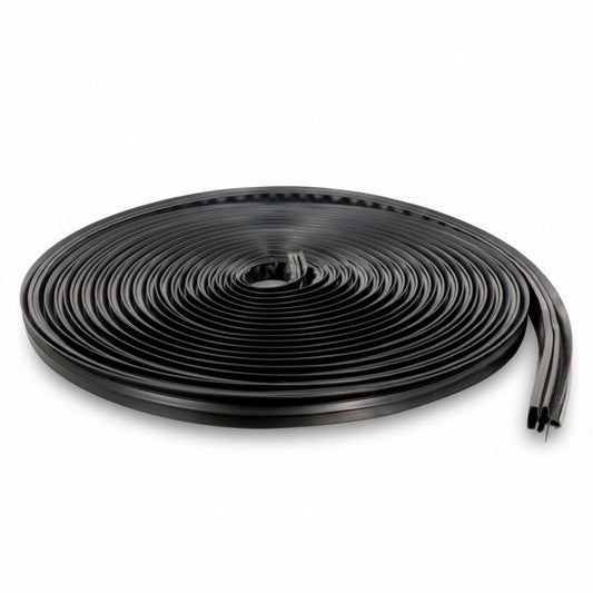 Rollo de empaque perfil tipo arpón color negro de 12 metros para sellado de puertas de refrigeradores industriales marca ERO Internacional.