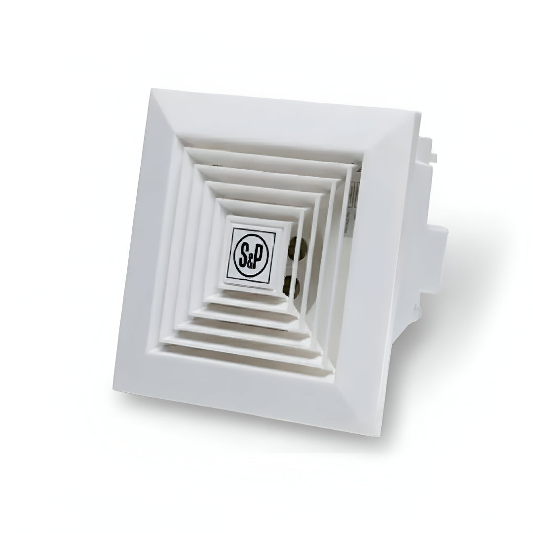 Extractor centrífugo Soler & Palau modelo CFP-120 de 127V con rejilla blanca para instalación en techos de falso plafón.